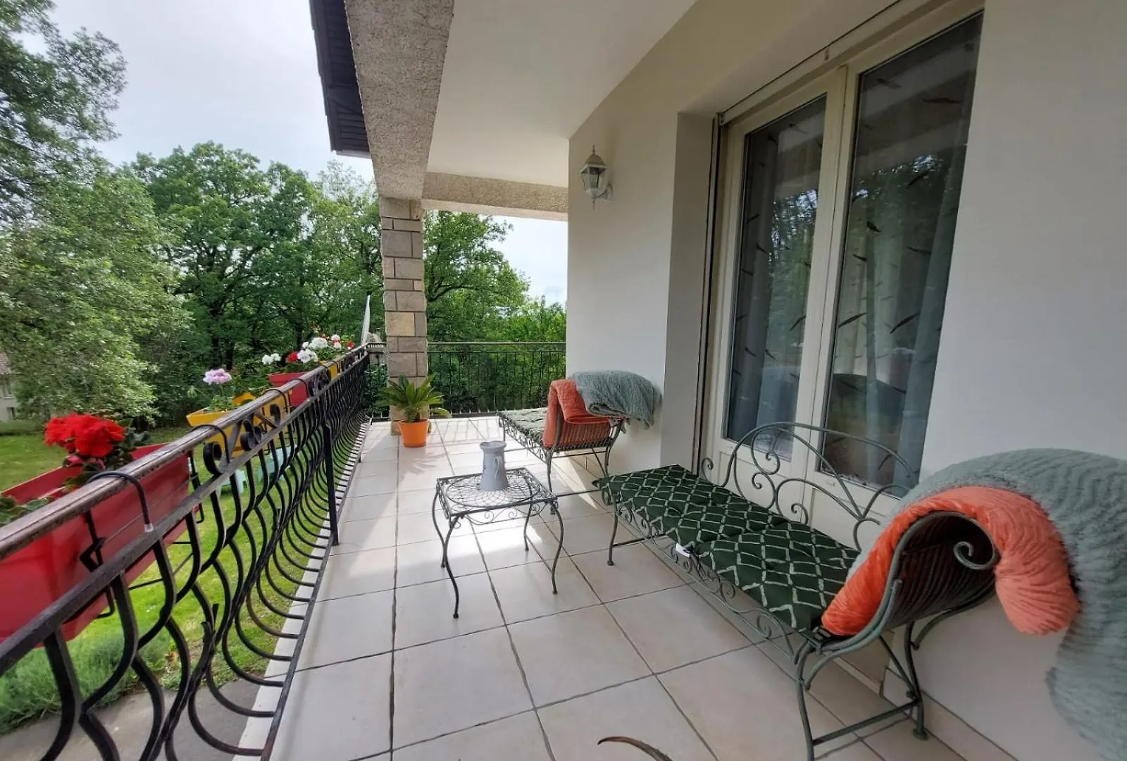 Gite La Cote De Graves Villefranche-de-Rouergue 0*,